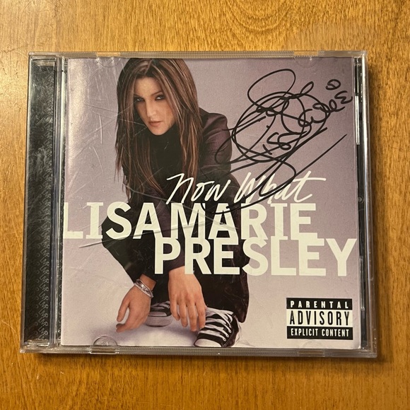 Lisa Marie Presley Autographed Now What CD V - Picture 1 of 7